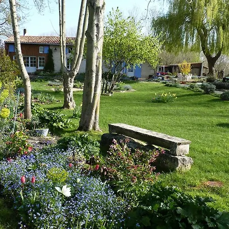 Bed & Breakfast La Cabane De Sevre